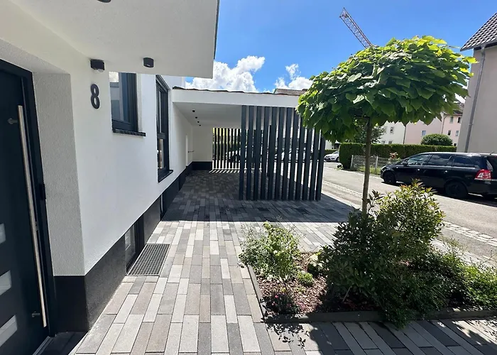 Day Young Life 85qm Terrasse Lounge, Grill, Carport Neurenberg